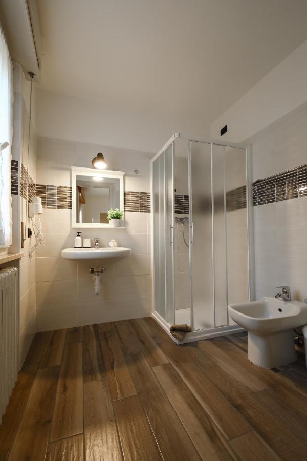 Ingarda Rooms Cavalcaselle Kültér fotó