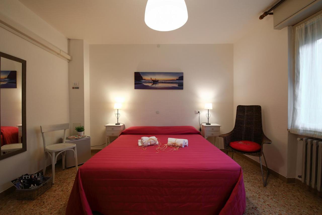 Ingarda Rooms Cavalcaselle Kültér fotó
